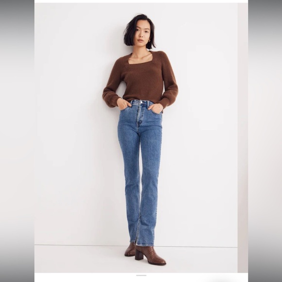 Madewell Melwood Square-Neck Pullover
Sweater in Coziest Yarn - Picture 2 of 9